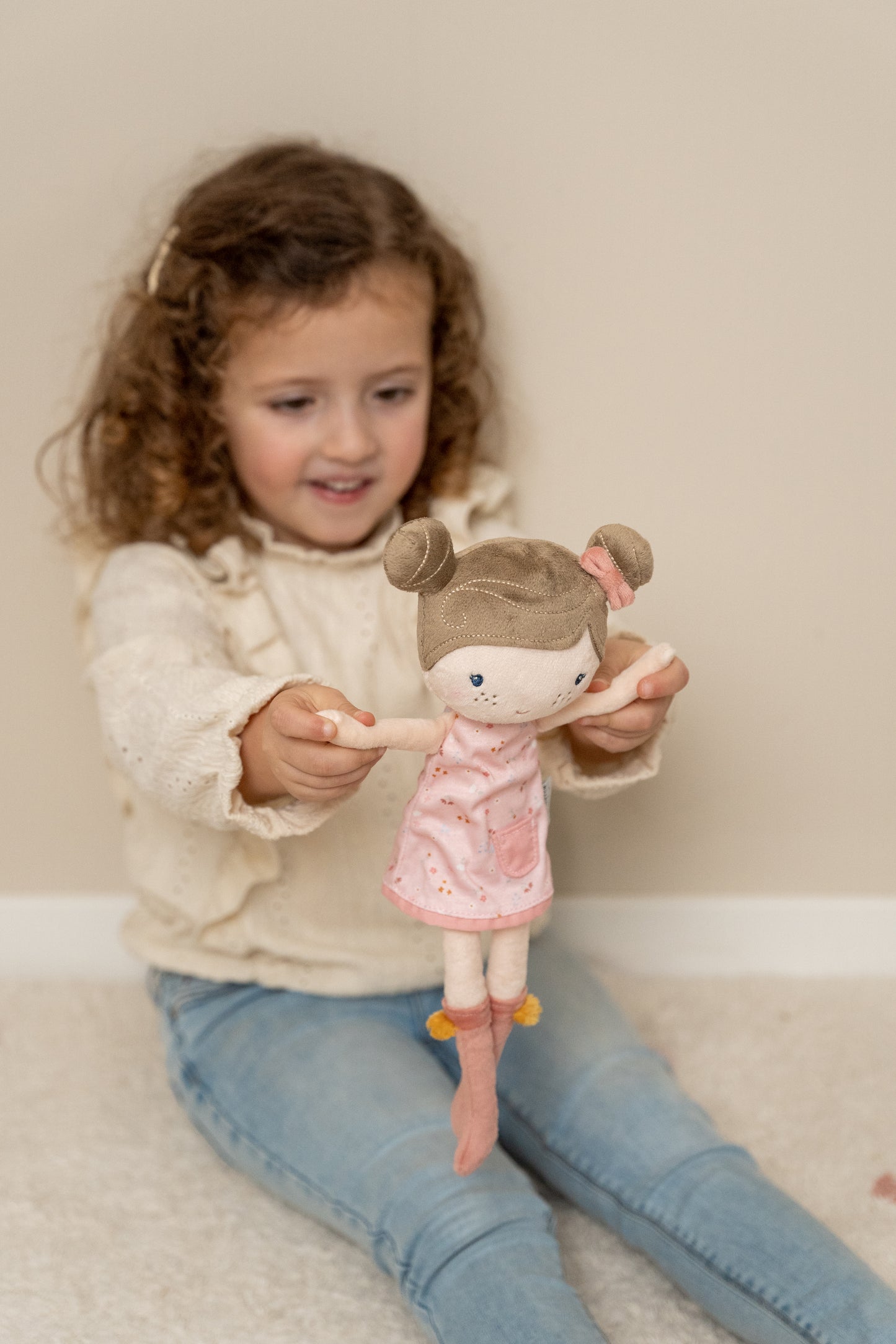 Poupée en peluche Rosa