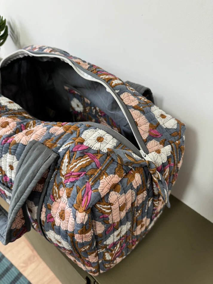 Grand sac week-end en blockprint fleuri bleu 100% coton - Olympe Bleu encre