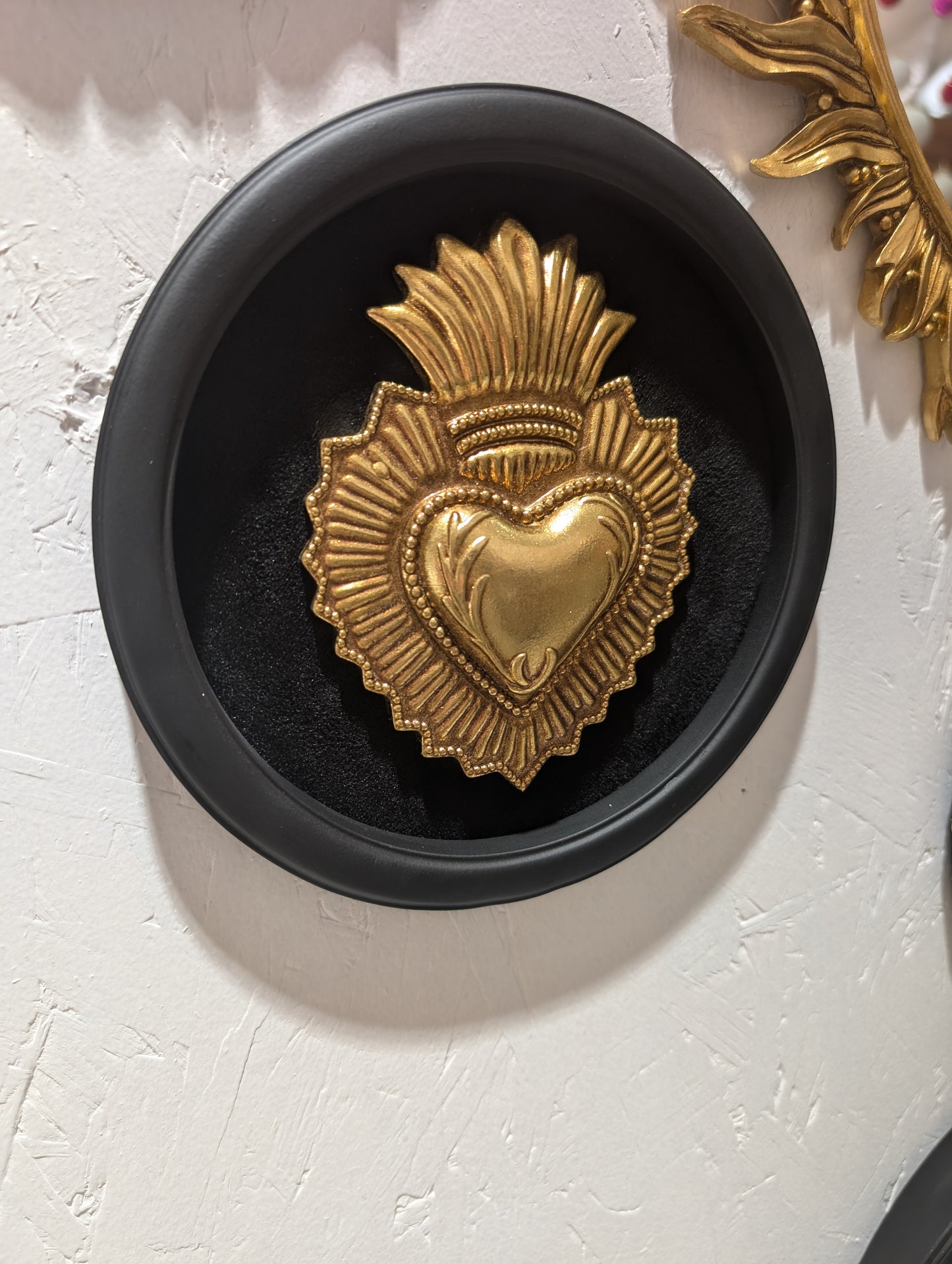 Décoration murale velours ex-voto