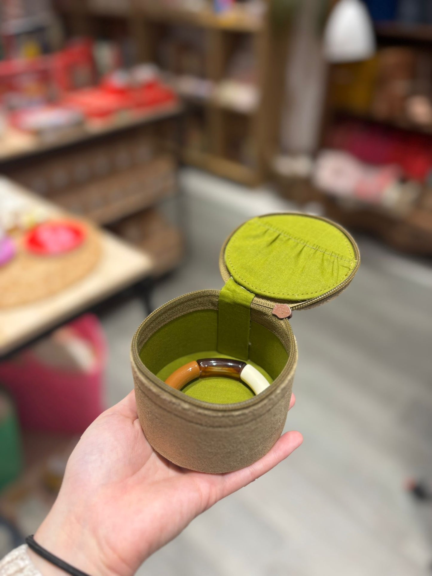 Boîte à Bijoux en Velours avec Perles – Ronde Verte | Maison LILO