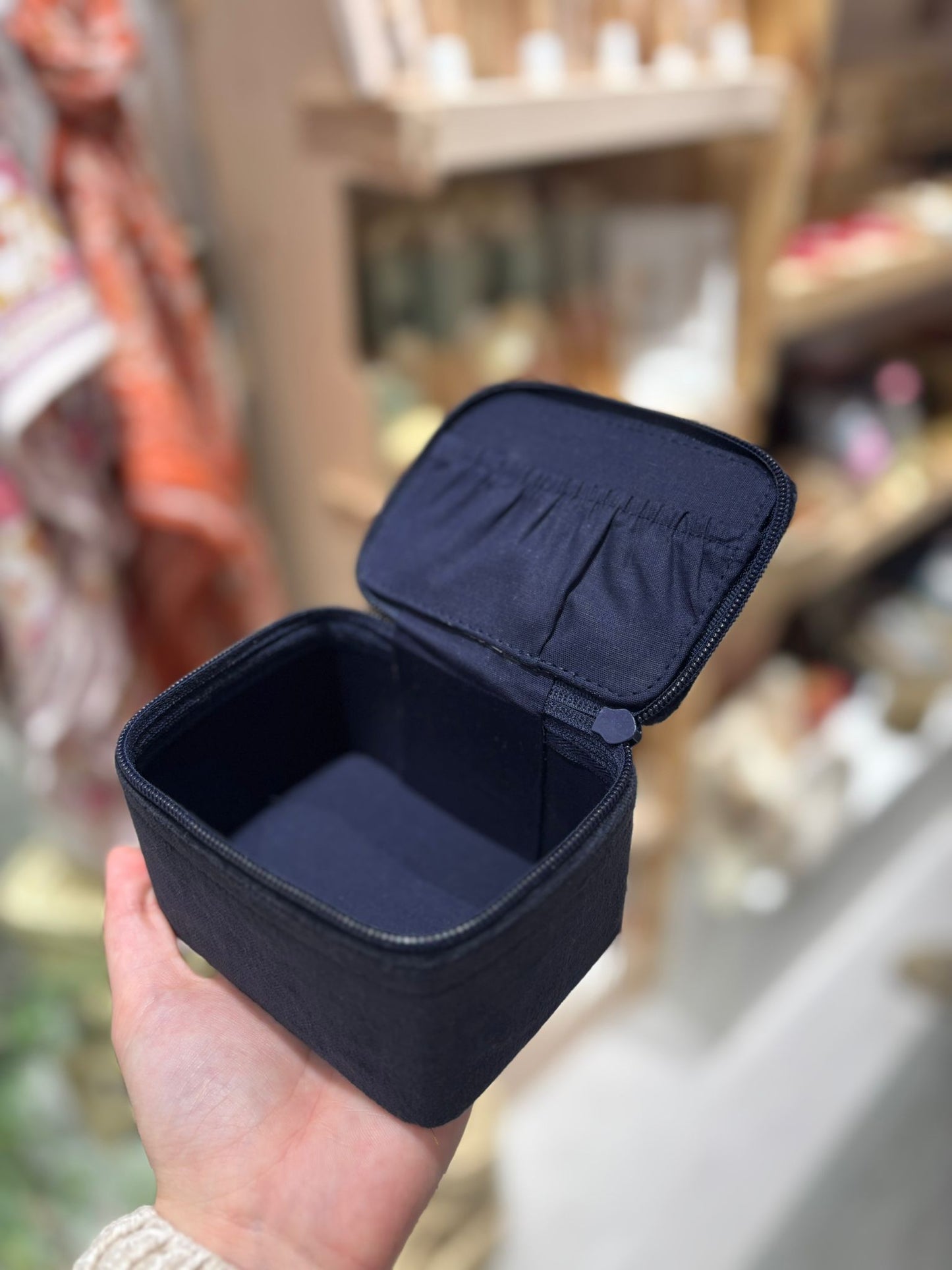 Boîte à Bijoux en Velours avec Perles – Rectangulaire Bleu | Maison LILO