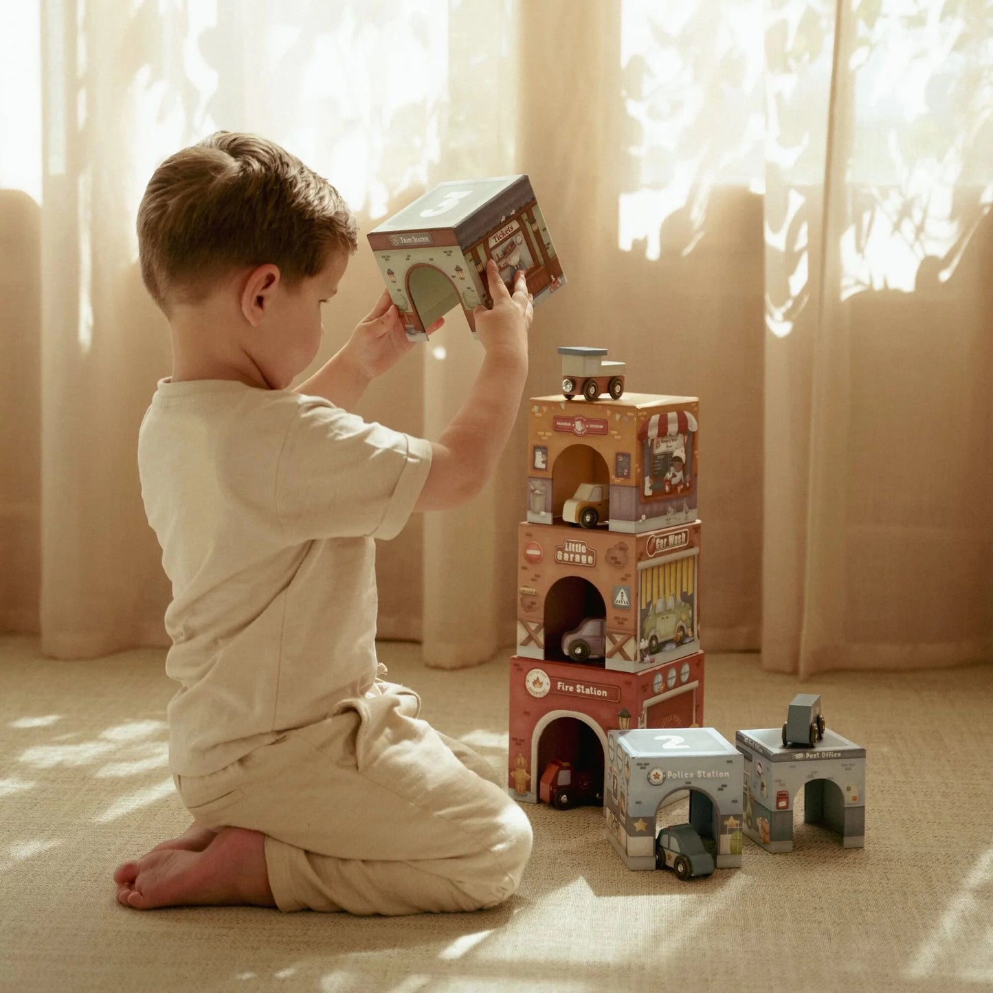 Blocs empilables avec voitures – Multicolore – Essentials