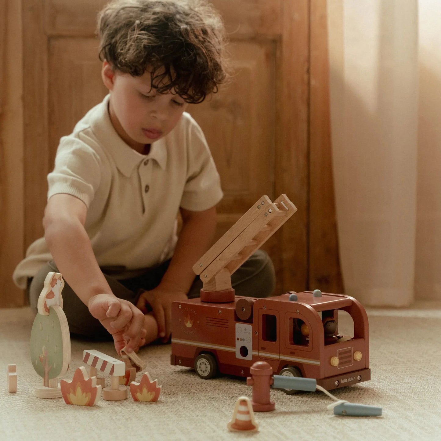 Camion de pompier en bois Little Dutch – Le jouet incontournable des héros en herbe