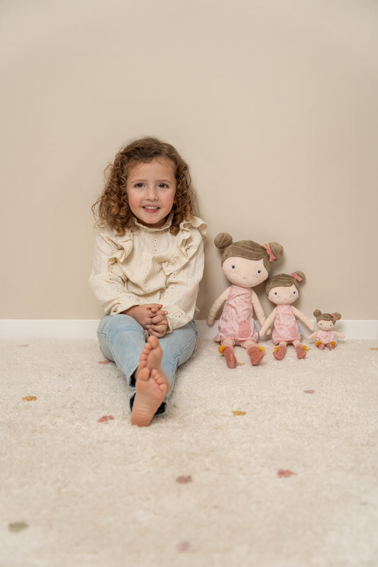 Poupée en peluche Rosa
