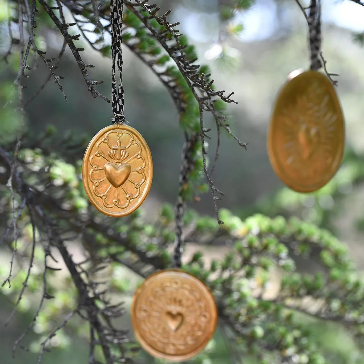 Pampilles médaillons ex-votos à suspendre