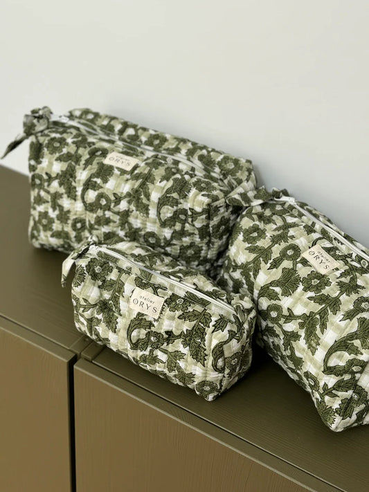 Trousse de beauté ou de toilette en tissu matelassé, taille au choix - Bertille sauge