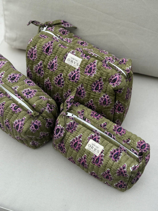 Trousse de beauté ou de toilette en tissu matelassé, taille au choix - Carmen Pourpre