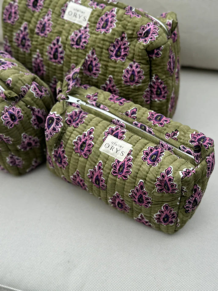 Trousse de beauté ou de toilette en tissu matelassé, taille au choix - Carmen Pourpre