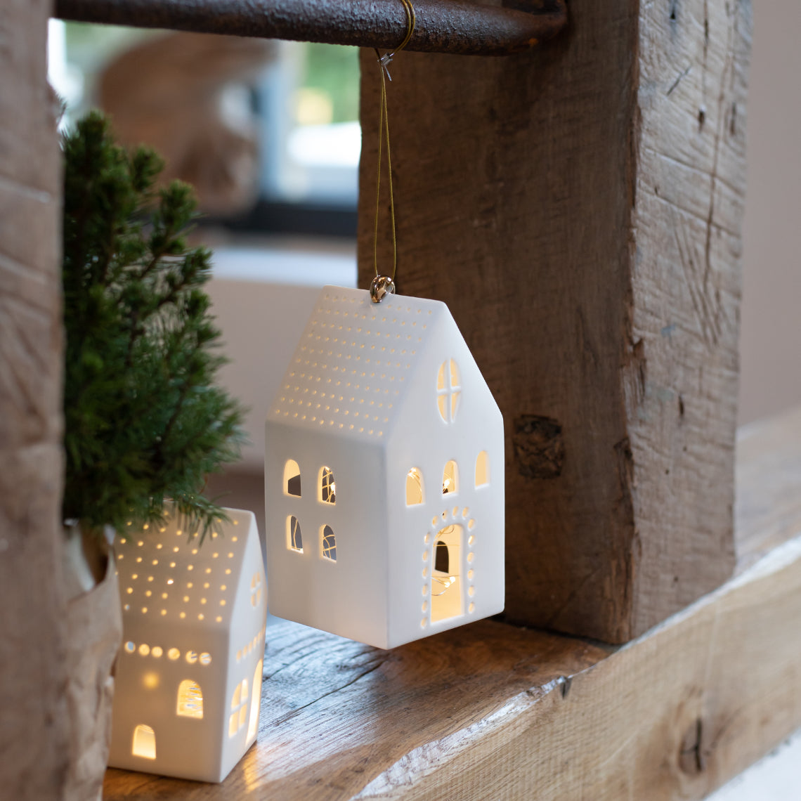 Maison en porcelaine à suspendre