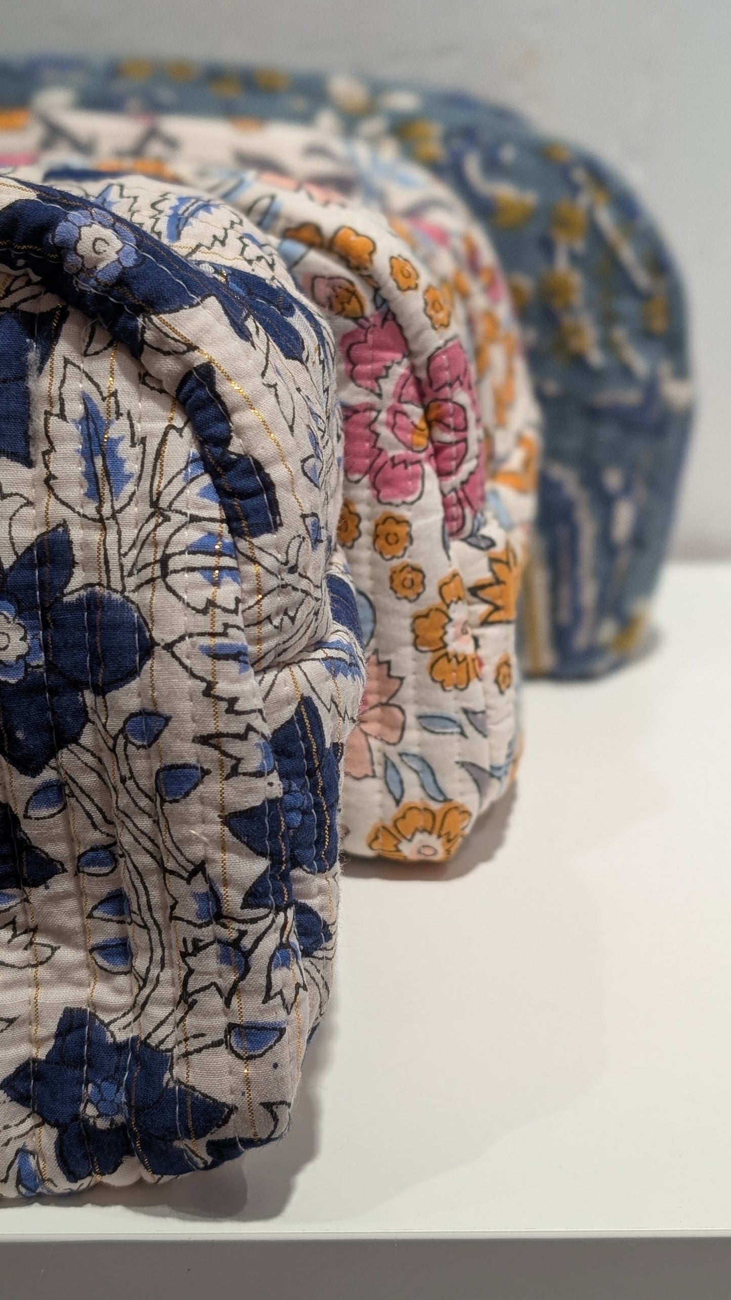 Trousse Matelassée Toilette - Bleu, Rose & Orange