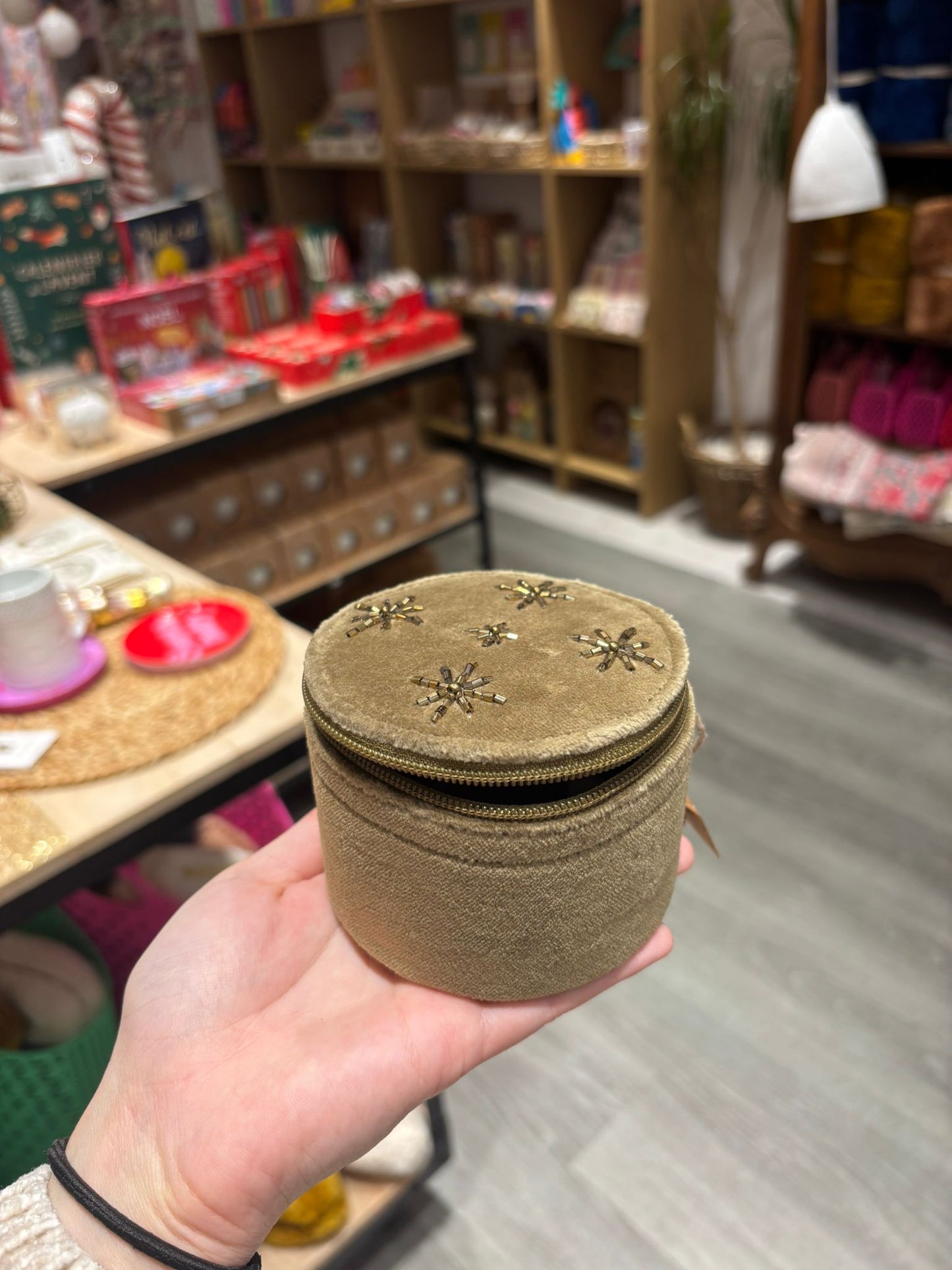 Boîte à Bijoux en Velours avec Perles – Ronde Verte | Maison LILO