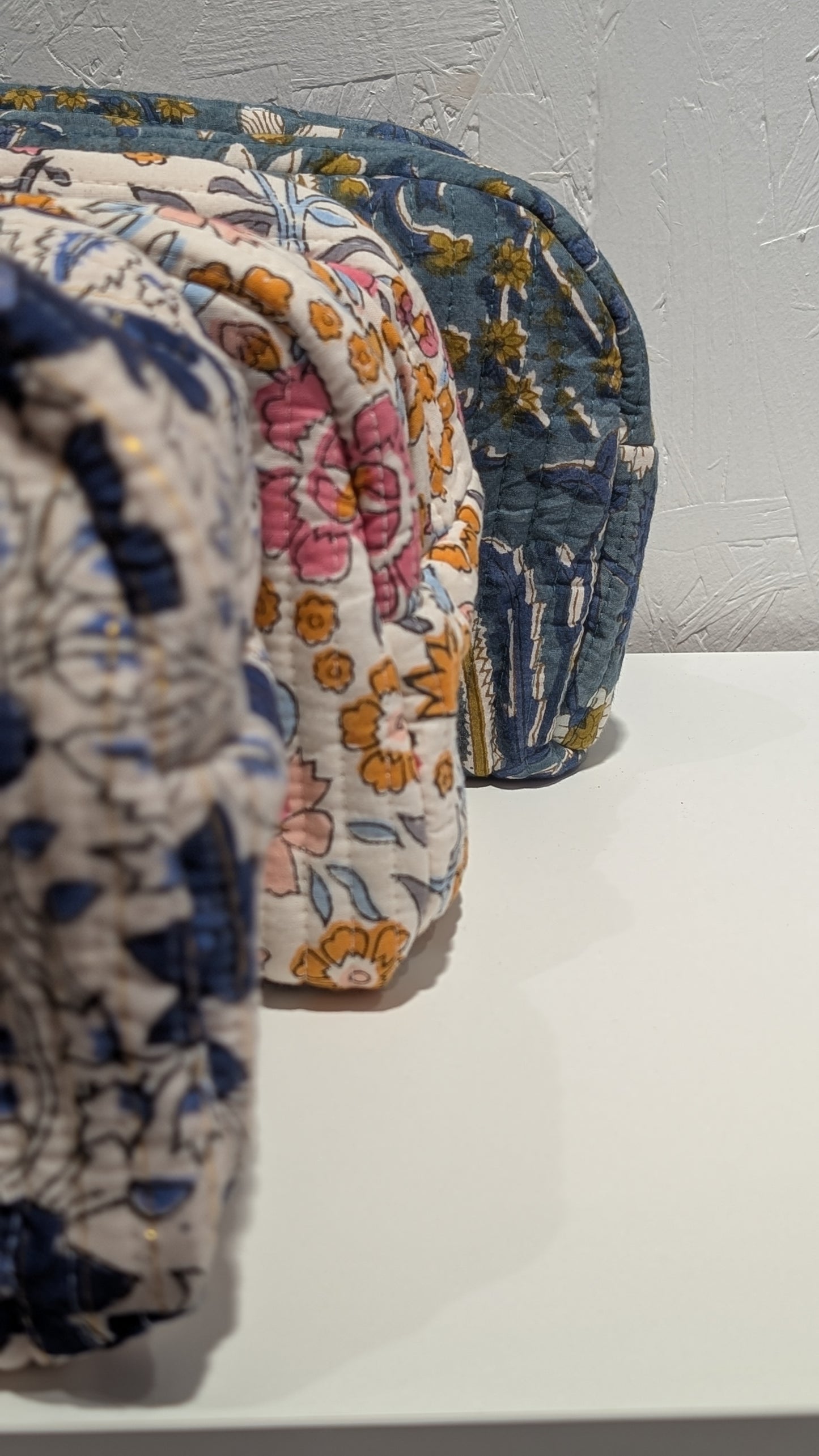 Trousse Matelassée Toilette - Bleu, Rose & Orange