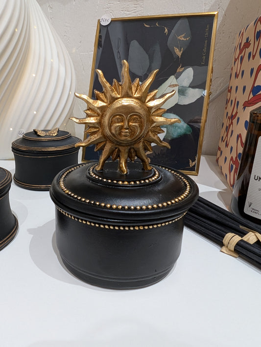 Boite soleil noir et doré